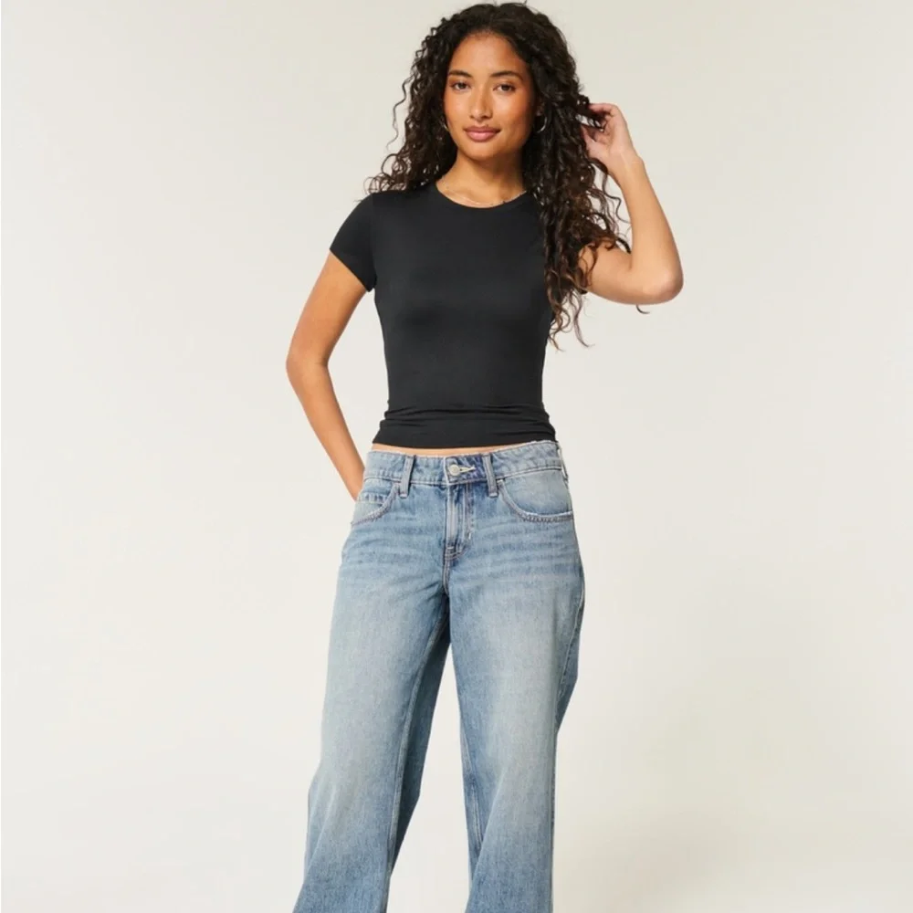 Hollister Soft Strech Seamless Baby Tee - Picture 2 of 7